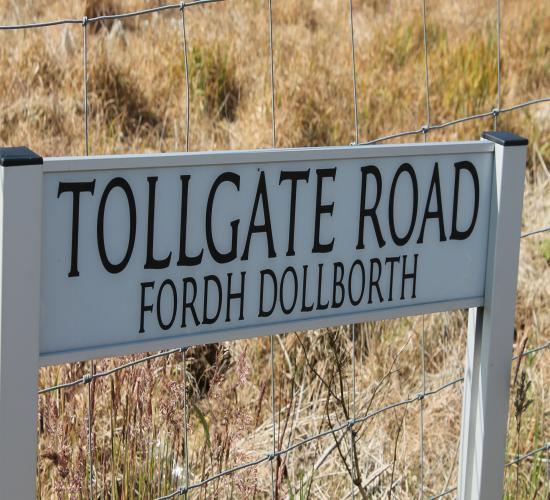 Road sign in both English and Cornish